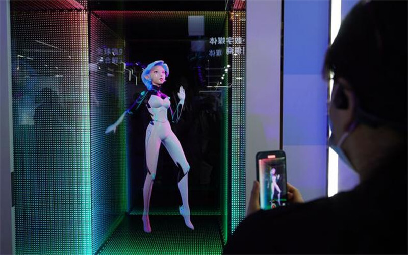 “數(shù)字虛擬人物直播”走進(jìn)線上元宇宙展廳！直播帶貨，唱歌忙不停