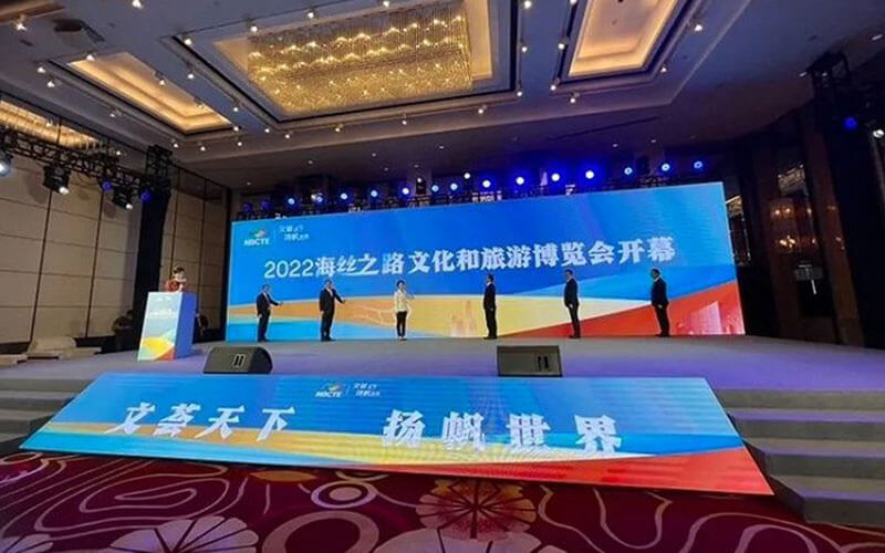 圓桌3D云展廳營銷平臺:提供云上數(shù)字展廳制作 云上數(shù)字展廳