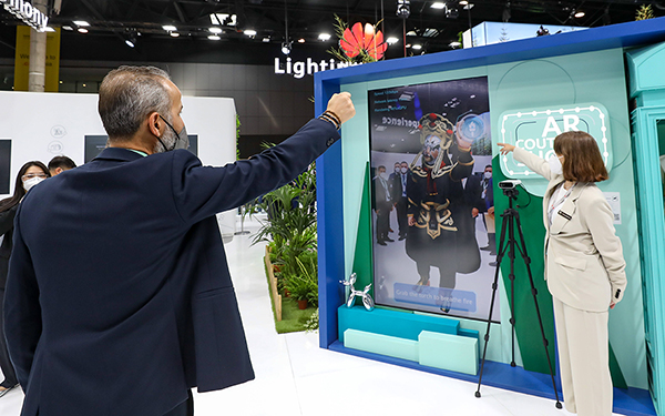 如何根據(jù)用戶情感反饋增強(qiáng)3D線上展廳的沉浸感？