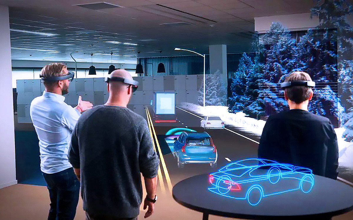 觀眾在VR網(wǎng)上虛擬展廳中進行社交互動 觀眾在VR網(wǎng)上虛擬展廳中進行社交互動